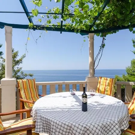 Plavac Mali Apartment