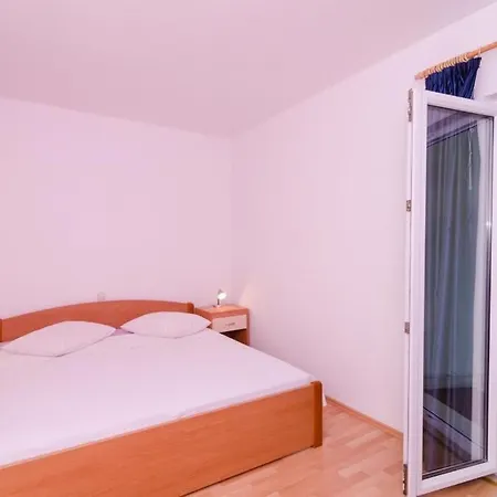 Apartment Plavac Mali