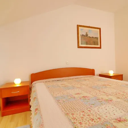 Plavac Mali Apartment