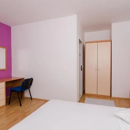 Plavac Mali Apartmán *